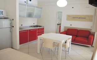 Seaside Studio - Poolside Getaway