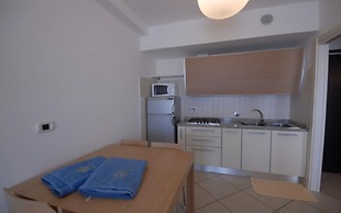 Seaside Bliss- Flat With View on the Pool