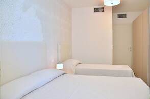 Chic Seaview Apartment With Private Terrace