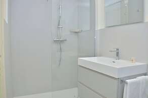 Chic Seaview Apartment With Private Terrace