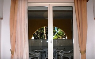 Coastal Studio Seaside Calm With Balcony