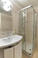 Coastal Studio Seaside Calm With Balcony