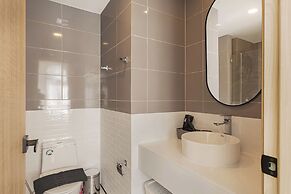 One bedroom Palmetto Condo Karon A 312