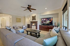 Elegant Desert Oasis Near Coachella Palm Springs