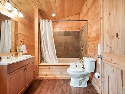 Charming Smoky Mountain Cabin w Hot tub Views