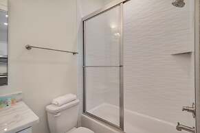 Azure Horizon Beachfront Charm in Gulf Shores