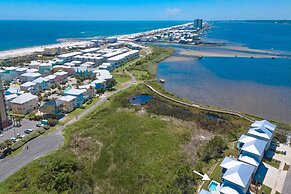 Azure Horizon Beachfront Charm in Gulf Shores