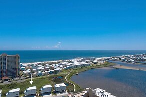 Azure Horizon Beachfront Charm in Gulf Shores