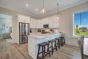 Azure Horizon Beachfront Charm in Gulf Shores