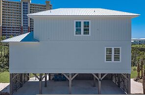 Azure Horizon Beachfront Charm in Gulf Shores