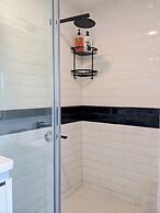 Tuk Tuk Gilhari Noida