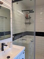 Tuk Tuk Gilhari Noida