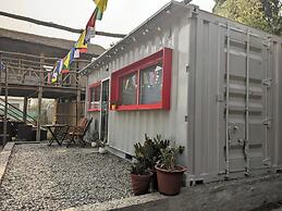 Tuk Tuk Gilhari Noida