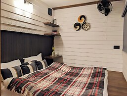 Tuk Tuk Gilhari Noida