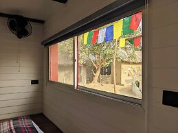 Tuk Tuk Gilhari Noida