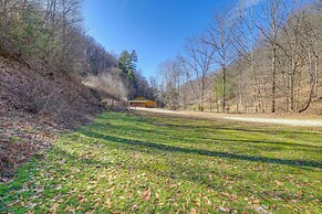 Cabin Close to ATV & Hiking Trails in Delbarton