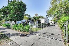 3 Mi to Riverwalk Fort Lauderdale: Cozy Home!