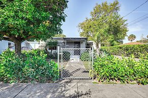 3 Mi to Riverwalk Fort Lauderdale: Cozy Home!