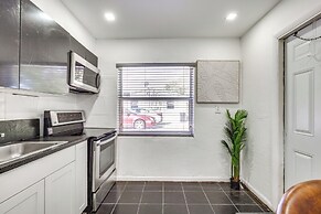 3 Mi to Riverwalk Fort Lauderdale: Cozy Home!