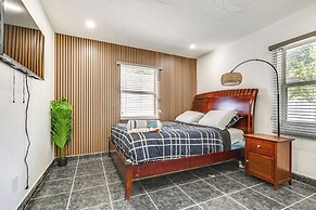 3 Mi to Riverwalk Fort Lauderdale: Cozy Home!