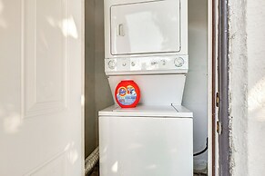 3 Mi to Riverwalk Fort Lauderdale: Cozy Home!