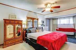 'the Treehouse' in Cherokee Village: Deck & Views