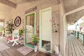 'the Treehouse' in Cherokee Village: Deck & Views