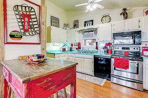 'the Treehouse' in Cherokee Village: Deck & Views