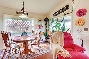 'the Treehouse' in Cherokee Village: Deck & Views