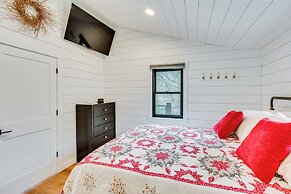 1 Mi to Marina: Cabin w/ Views Near Atwood Lake!