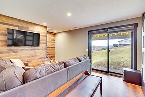 1 Mi to Marina: Cabin w/ Views Near Atwood Lake!