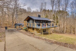 1 Mi to Marina: Cabin w/ Views Near Atwood Lake!