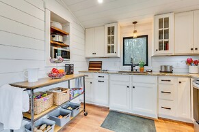 1 Mi to Marina: Cabin w/ Views Near Atwood Lake!