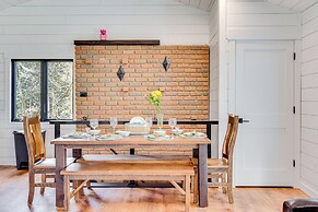 1 Mi to Marina: Cabin w/ Views Near Atwood Lake!