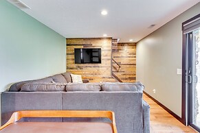 1 Mi to Marina: Cabin w/ Views Near Atwood Lake!