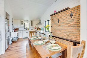 1 Mi to Marina: Cabin w/ Views Near Atwood Lake!