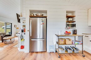 1 Mi to Marina: Cabin w/ Views Near Atwood Lake!