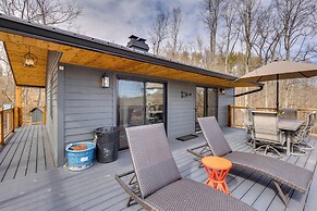 1 Mi to Marina: Cabin w/ Views Near Atwood Lake!