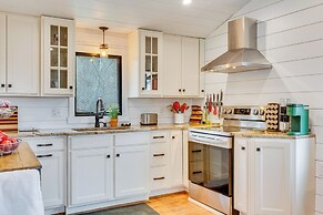 1 Mi to Marina: Cabin w/ Views Near Atwood Lake!