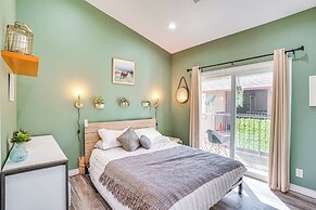 < 1 Mi to Ocean: Modern Long Beach Condo