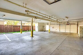 < 1 Mi to Ocean: Modern Long Beach Condo