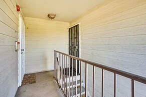 < 1 Mi to Ocean: Modern Long Beach Condo