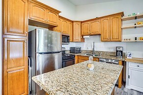 < 1 Mi to Ocean: Modern Long Beach Condo