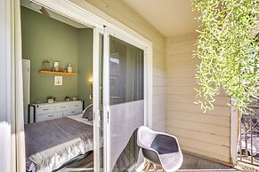 < 1 Mi to Ocean: Modern Long Beach Condo