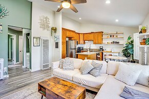 < 1 Mi to Ocean: Modern Long Beach Condo