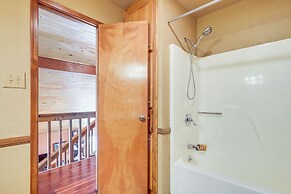 Walk to Main St: 'mountain Creek Home' w/ Chiminea