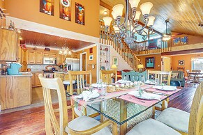 Walk to Main St: 'mountain Creek Home' w/ Chiminea