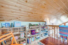 Walk to Main St: 'mountain Creek Home' w/ Chiminea