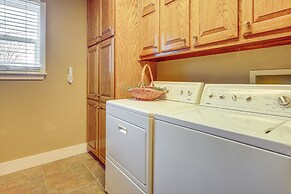 Walk to Main St: 'mountain Creek Home' w/ Chiminea