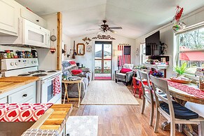 Lakefront Cabin in Brinson: Behind the Moon